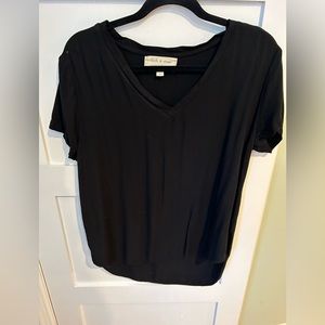 Cloth & Stone Black high-low V Neck Tee